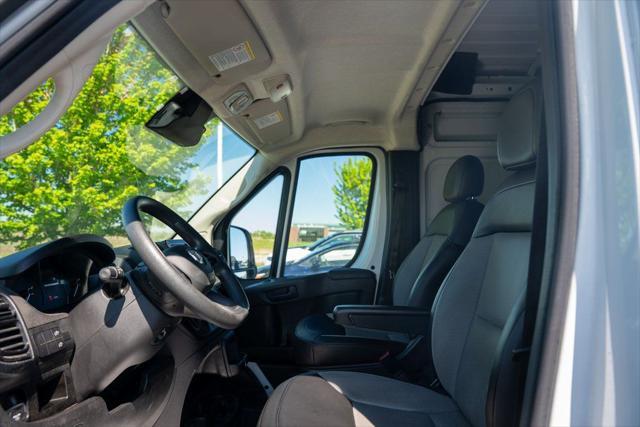 Photo of 2023 Bright White Clearcoat RAM ProMaster 2500