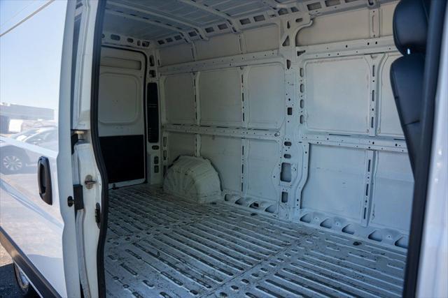 Photo of 2023 Bright White Clearcoat RAM ProMaster 2500
