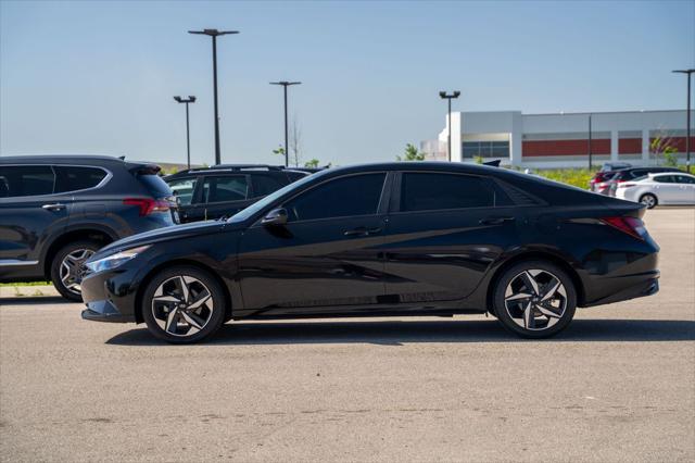 Photo of 2023 Onyx Black Hyundai ELANTRA
