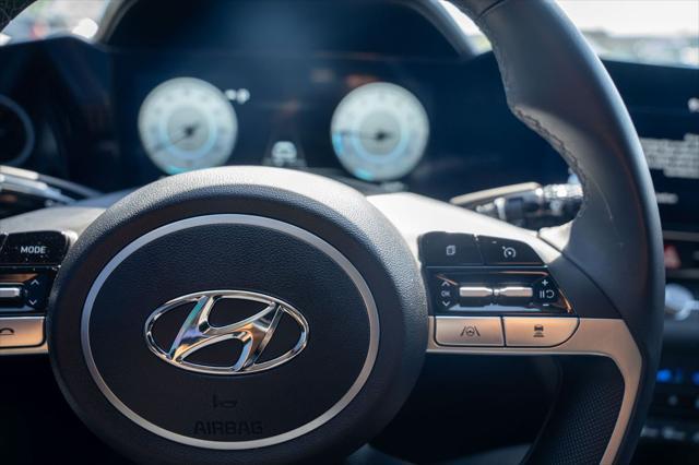 Photo of 2023 Onyx Black Hyundai ELANTRA
