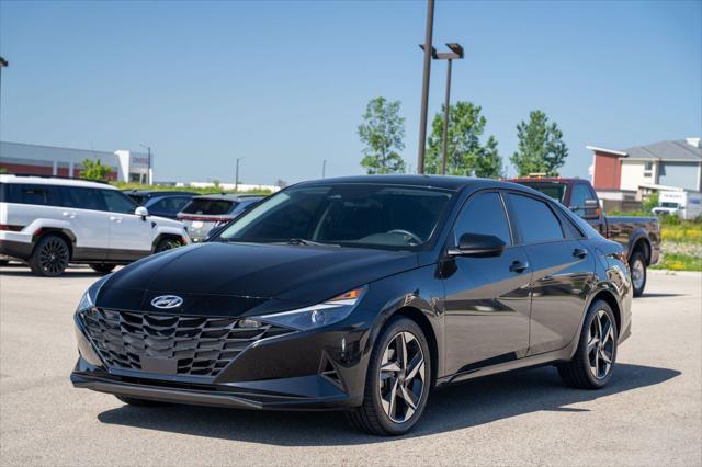 Photo of 2023 Onyx Black Hyundai ELANTRA