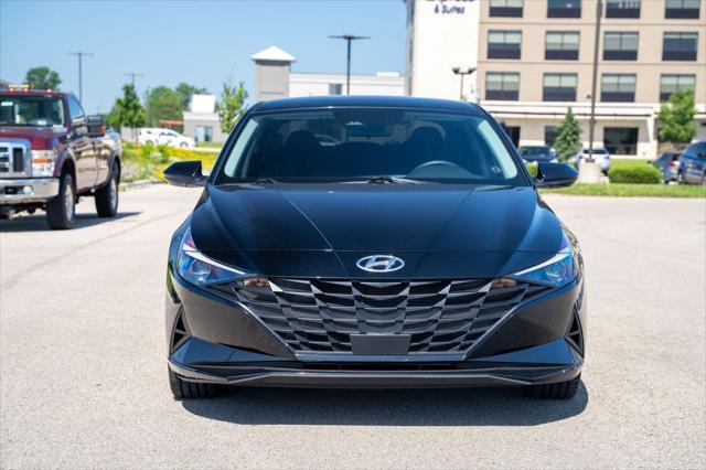 Photo of 2023 Onyx Black Hyundai ELANTRA