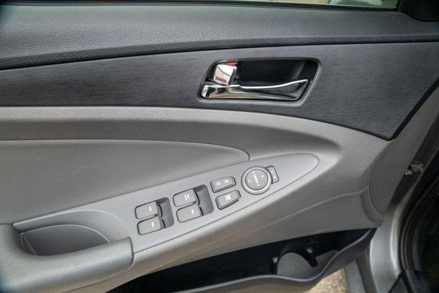 Photo of 2013 Harbor Gray Metallic Hyundai SONATA
