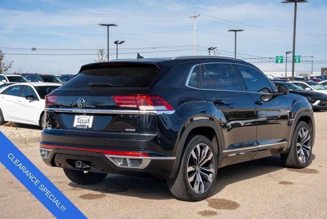 Photo of 2021 Deep Black Pearl Volkswagen Atlas Cross Sport