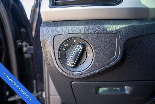 Photo of 2021 Deep Black Pearl Volkswagen Atlas Cross Sport