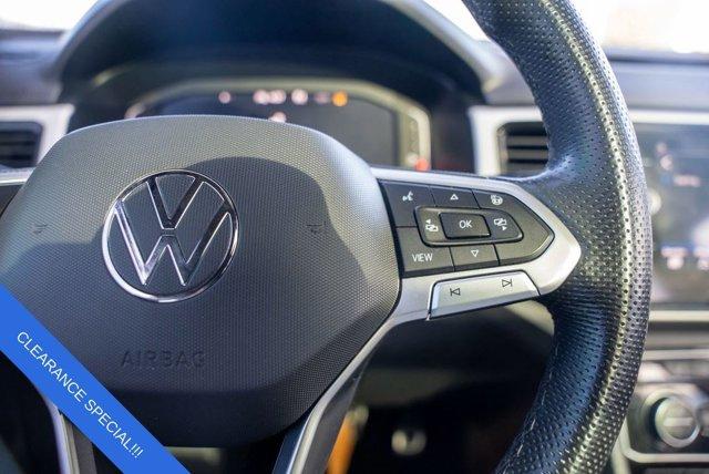 Photo of 2021 Deep Black Pearl Volkswagen Atlas Cross Sport