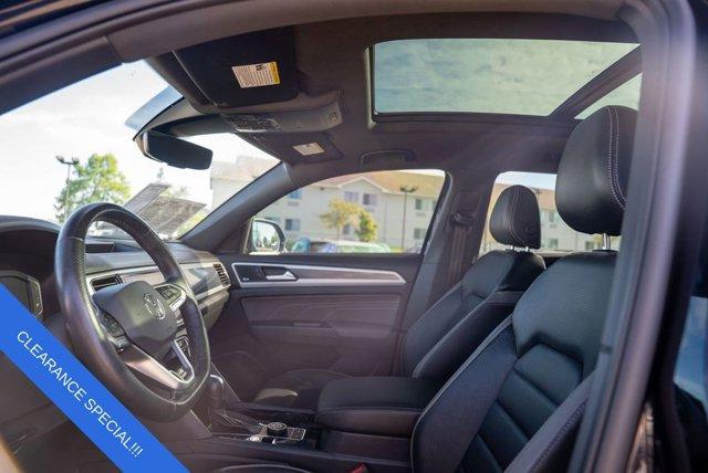 Photo of 2021 Deep Black Pearl Volkswagen Atlas Cross Sport