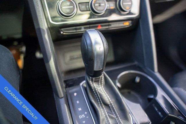 Photo of 2021 Deep Black Pearl Volkswagen Atlas Cross Sport