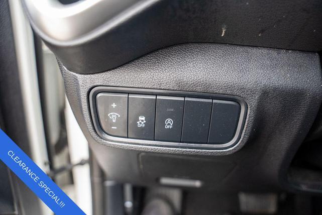 Photo of 2023 Snow White Pearl Kia Soul