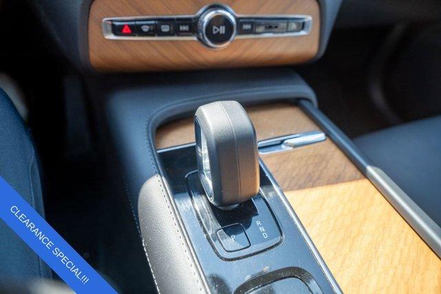 Photo of 2023 Crystal White Metallic Volvo XC90