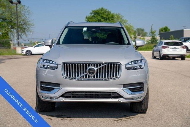 Photo of 2023 Crystal White Metallic Volvo XC90