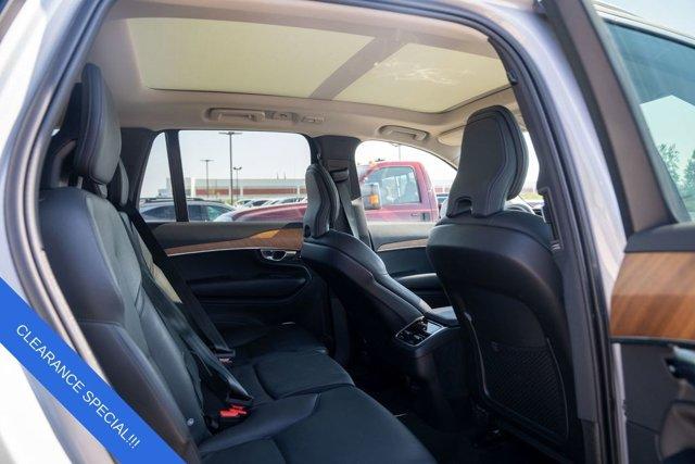 Photo of 2023 Crystal White Metallic Volvo XC90