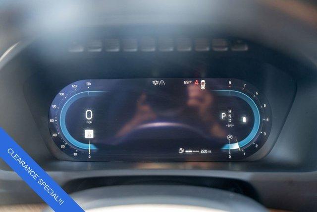 Photo of 2023 Crystal White Metallic Volvo XC90