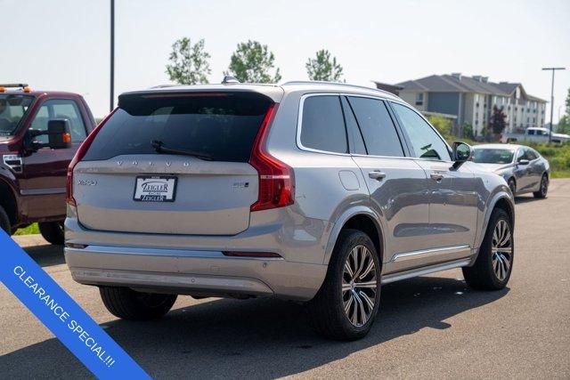 Photo of 2023 Crystal White Metallic Volvo XC90
