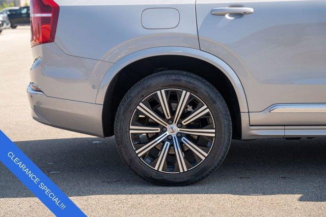 Photo of 2023 Crystal White Metallic Volvo XC90