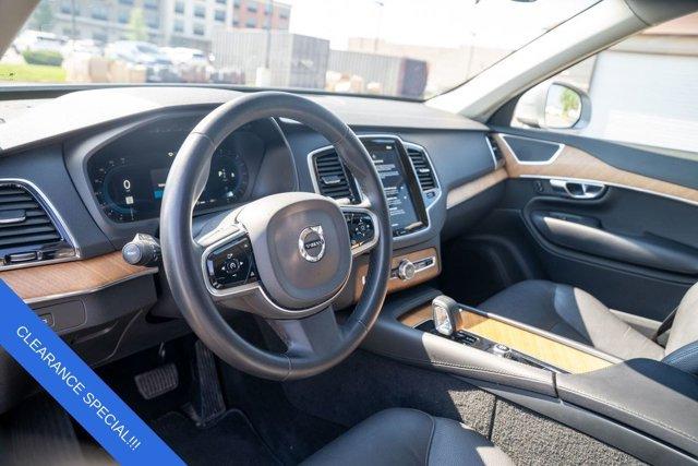 Photo of 2023 Crystal White Metallic Volvo XC90