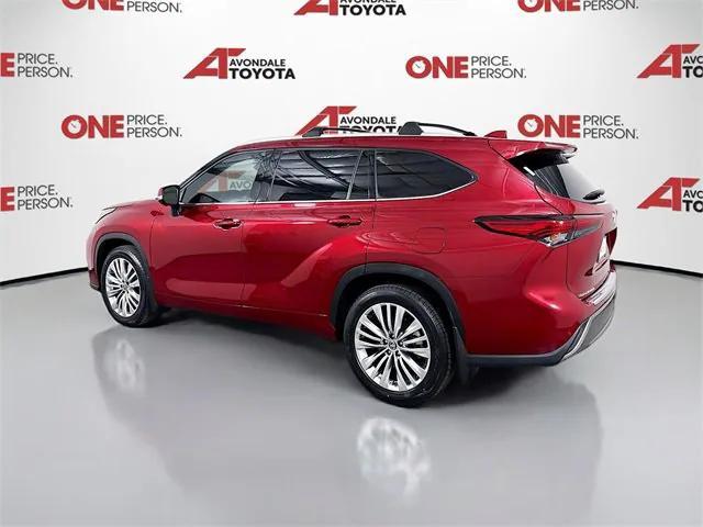 Photo of 2023 Ruby Flare Pearl Toyota Highlander