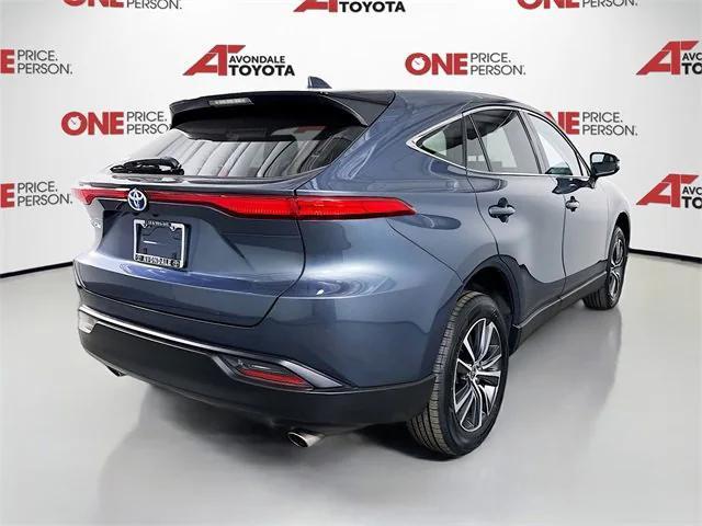 Photo of 2024 Coastal Gray Metallic Toyota Venza