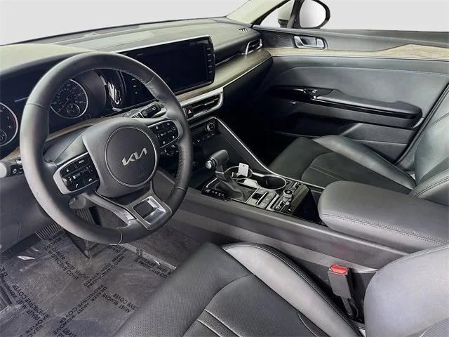 Photo of 2024 Glacial White Pearl Kia K5