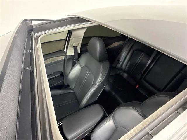 Photo of 2024 Glacial White Pearl Kia K5