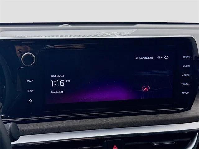 Photo of 2024 Glacial White Pearl Kia K5