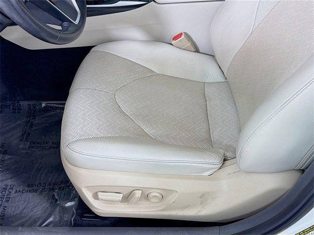 Photo of 2021 Wind Chill Pearl Toyota Camry