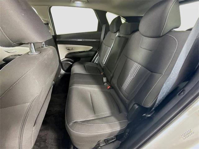 Photo of 2022 Quartz White Hyundai TUCSON Hybrid