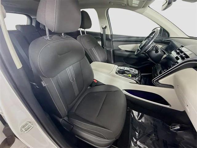 Photo of 2022 Quartz White Hyundai TUCSON Hybrid