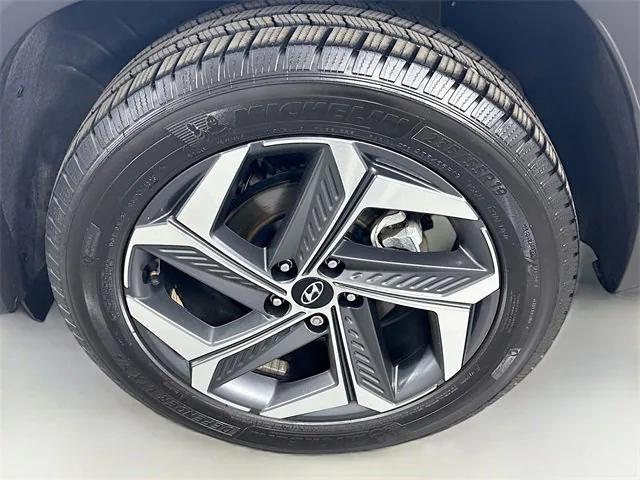 Photo of 2022 Quartz White Hyundai TUCSON Hybrid