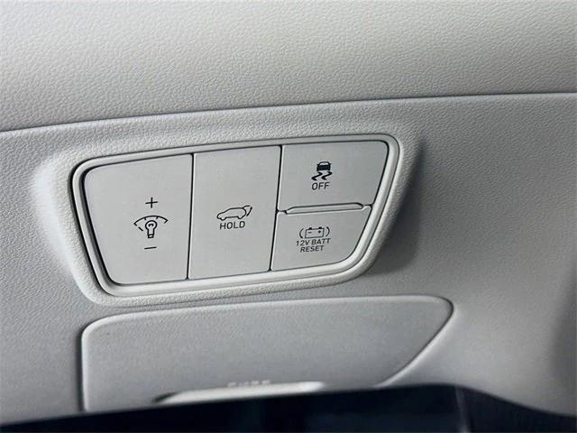 Photo of 2022 Quartz White Hyundai TUCSON Hybrid