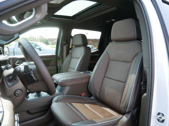 Photo of 2026 Glacier White Tricoat GMC Sierra 1500