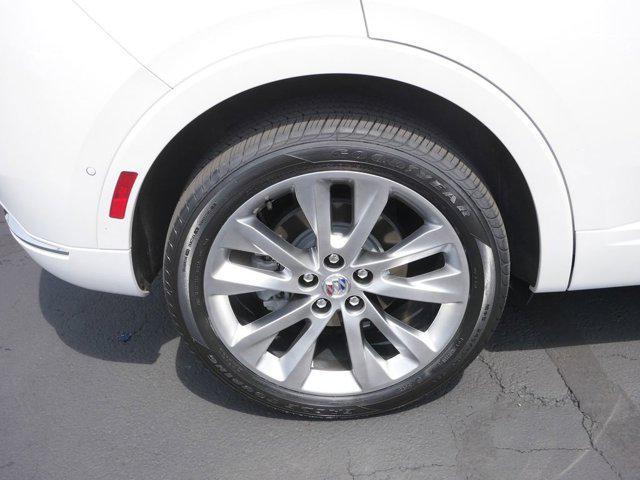 Photo of 2023 White Frost Tricoat Buick Envision