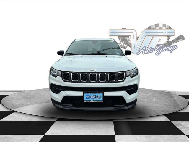 Photo of 2024 Bright White Clearcoat Jeep Compass