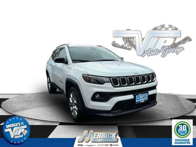 Photo of 2024 Bright White Clearcoat Jeep Compass