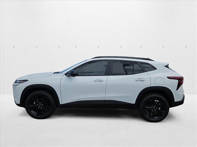 Photo of 2025 Summit White Chevrolet Trax