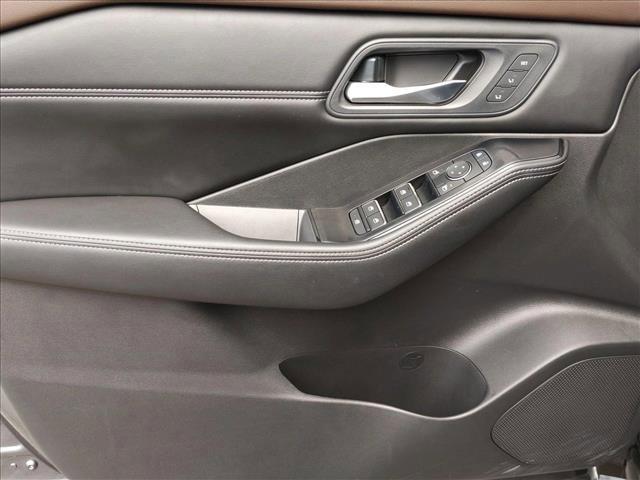 Photo of 2023 Gun Metallic Nissan Rogue