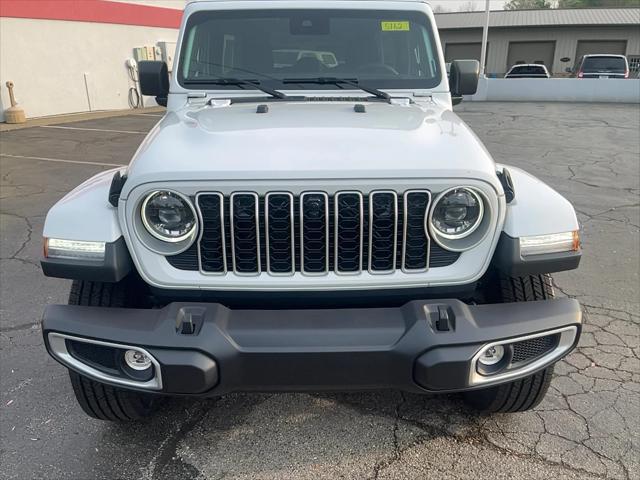Photo of 2025 Bright White Jeep Wrangler