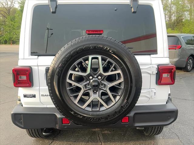 Photo of 2025 Bright White Jeep Wrangler
