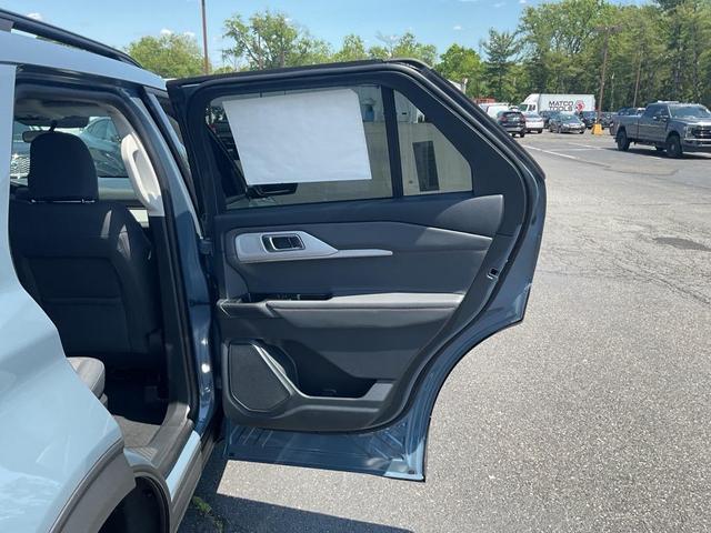 Photo of 2025 Vapor Blue Metallic Ford Explorer