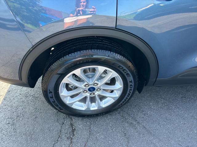 Photo of 2020 Blue (ft) Ford Escape