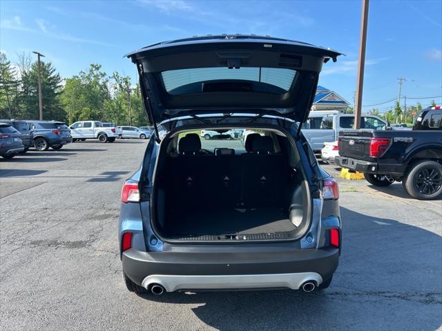 Photo of 2020 Blue (ft) Ford Escape
