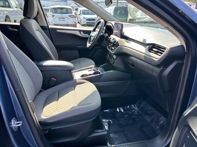 Photo of 2020 Blue (ft) Ford Escape
