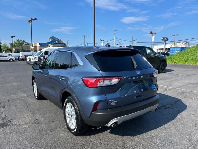 Photo of 2020 Blue (ft) Ford Escape