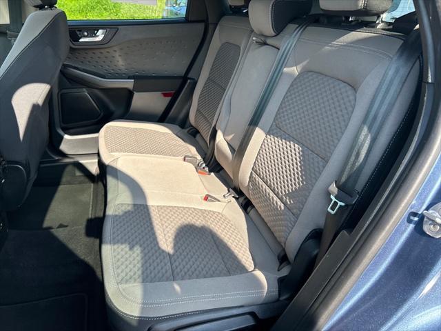 Photo of 2020 Blue (ft) Ford Escape