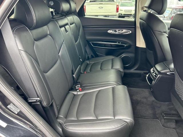 Photo of 2023 Vik Black Genesis GV70
