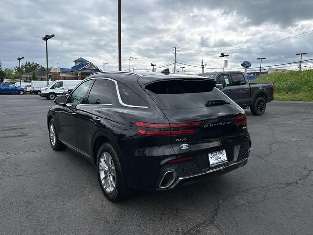 Photo of 2023 Vik Black Genesis GV70