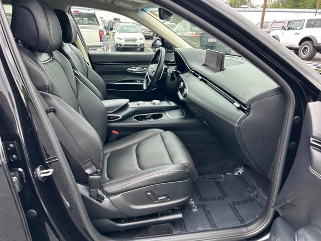 Photo of 2023 Vik Black Genesis GV70