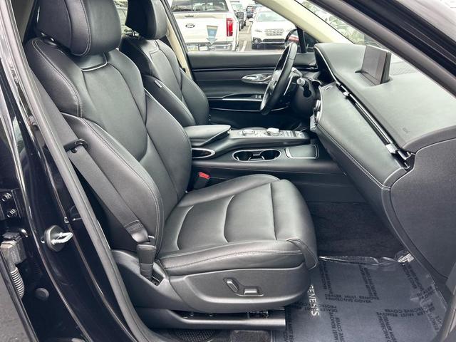 Photo of 2023 Vik Black Genesis GV70