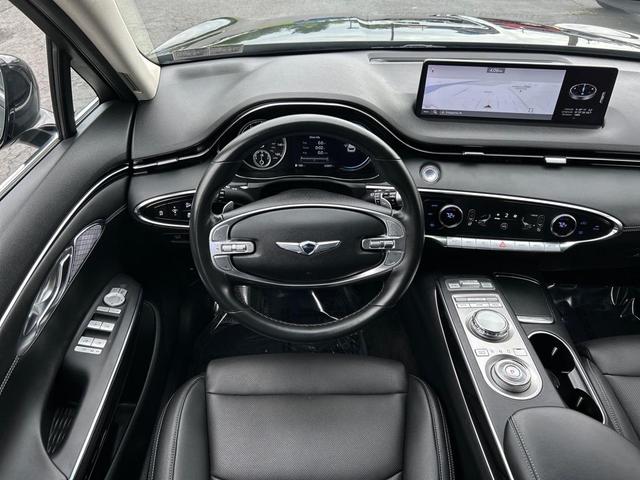 Photo of 2023 Vik Black Genesis GV70