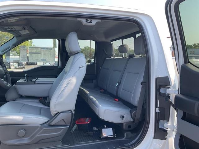 Photo of 2025 Oxford White Ford F-350